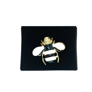 Neu im Karton Marke Q Herren Anzug Brosche Insekt schwarz weiß Anstecknadel Hochzeit formell  - Bild 1 von 3