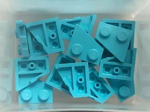Lego Stck. - Medium Azurblau Keil 2 x 2 links - Nr. 24299 - Stck 15 - Bild 1 von 1