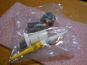 Matrix Steckverbinder mit Kontakten # M83723/23R1611N NSN: 5935-00-004-6256 - Bild 1 von 1