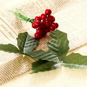 50 Green Holly Leaves 50pcs Red Berries Artifical Fake Decoration Home Wedding - Picture 1 of 10