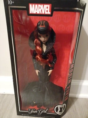 Muñeca Viuda Negra Madam Alexander Marvel Fan Girl (NRFB) Foto 1 de 4