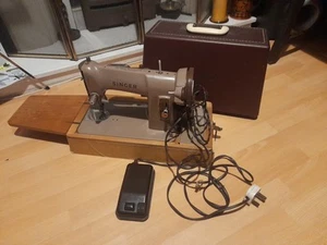 Singer Nähmaschine elektrisch Vintage BAK 13-12 185K. Mit Pedal funktioniert nicht Teile - Bild 1 von 8