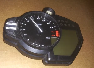 2012-2014 Yamaha YZF R1 RN22 Speedometer Gauges Instrument (1KB-83500-20-00) - Foto 1 di 4
