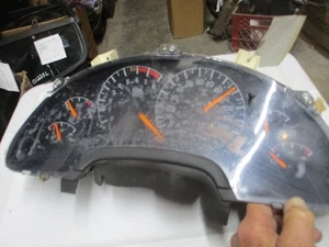 Velocímetro Grand Am 96 con tacómetro 39.411 millas 94-95 con ID 16169282 - Imagen 1 de 5