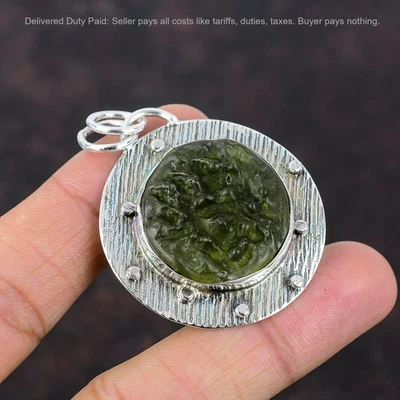 Colgante de moldavita de plata de ley 925 con piedras preciosas hecho a mano colgante de diseñador Foto 1 de 4