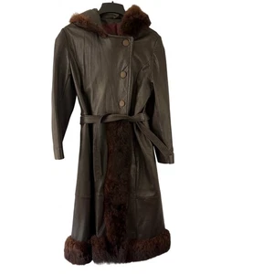 Vintage braun Ledermantel mit Kapuze und Pelzbesatz mit Gürtel Größe 16 Holzknöpfe - Bild 1 von 10