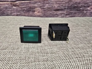 2x Arcolectric CO480AL Green Indicator Light 230V – New - Picture 1 of 4