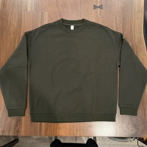 ALO YOGA Renown Crew Neck Pullover Stealth Green - Medium U3014R BNWT - Picture 1 of 8