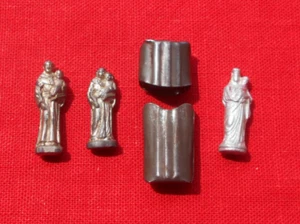 Lot de 3 Petites Statuettes Religieuses en Métal ! - Picture 1 of 2
