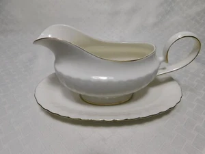 Mikasa Fluted Gold Sauciere mit Unterteller L9811, Petite Bone China, - Bild 1 von 10