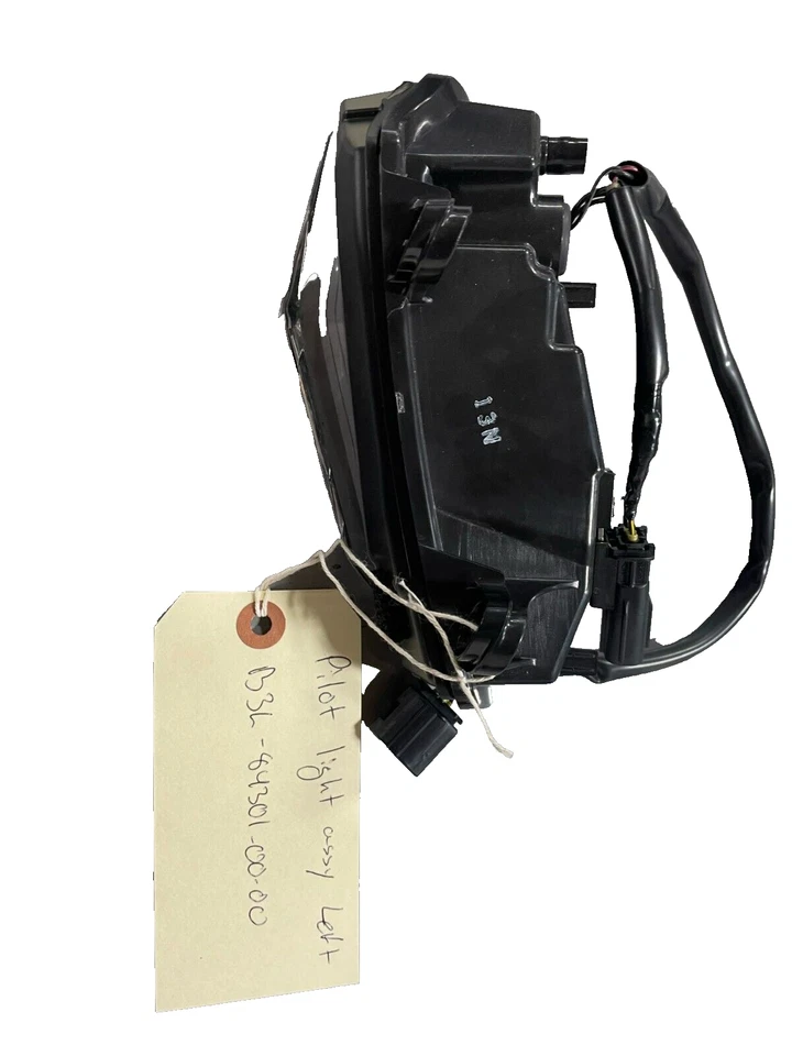 2020-2022 Yamaha YZF R1 Pilot Light Assembly 1 Left OEM B3L-84301-00-00 - Image 1 of 1