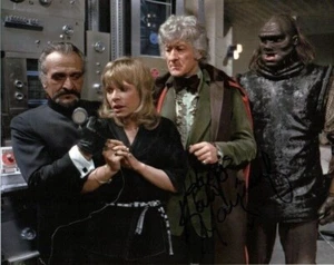 Doctor Who Autograph: KATY MANNING (Frontier in Space) Signed Photo - Imagen 1 de 1