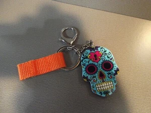 Alter Sammlerstück Schlüsselanhänger 2,25" in Acryl blau TOTENKOPF BONBONS - Bild 1 von 4