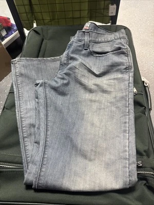 Pantalones de mezclilla informales Denizen Levi’s 218 ajustados calce recto para hombre 30x30 azul lavado medio Foto 1 de 4