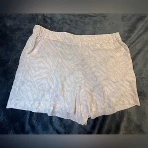 Women’s Size XL Nine West Rayon Shorts Cream Beige Pull On Pockets NWT - Picture 1 of 10
