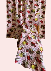 Vintage 2 Cafe Gardine Paneele 50er 60er Jahre rosa Gingham Alphabet Obst C Kirschen - Bild 1 von 14