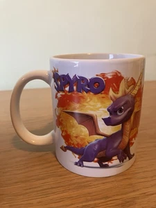 Taza Diaria Spyro El Dragón Cerámica Pirámide Videojuego Mercancía Excelente - Imagen 1 de 7