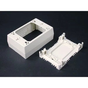 Wiremold Deep Box Fitting, weiß, PVC NM2048-WH Wiremold NM2048-WH 786776567007 - Bild 1 von 1