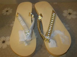 Summer Time! Gold Tone Crystal Thong Flip Flops Sandal Slippers Size Small 5-6 - Picture 1 of 2