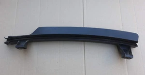 606553680 ALFA ROMEO 156 Original Puerta Frontal Izquierda Ventana Gota Vidrio Guía Riel - Imagen 1 de 12