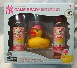 Mariano Rivera New York Yankees Game Ready Strawberry Scent Bath Set Girl Pink - Picture 1 of 3