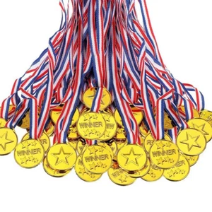 100X Niños Oro Plástico Ganador Medallas Sports Day Awards Juguete Nuevo - Imagen 1 de 4