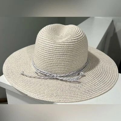 Sombrero de verano marca Lucky mezcla de papel blanco bohemio complejo de vacaciones playa sombrero para el sol Foto 1 de 4