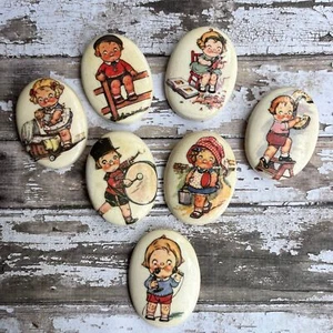 Vintage Decoupage Chalkware Ovals Children Mini Plaque Wall Hangings - Picture 1 of 6