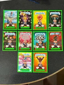 2011 GARBAGE PAIL KIDS FLASHBACK 3 ""BORDO VERDE"" ADAM BOMB MANIA SET 10 CARTE" - Foto 1 di 4