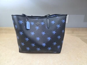 BOLSO COACH GRAN CIUDAD ESTRELLA CAÑÓN ESTAMPADO LONA RECUBIERTA AZUL CON ESTRELLAS Edición Limitada - Imagen 1 de 14