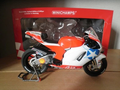 1/12 MINICHAMPS DUCATI DESMOSEDICI 2009 NICKY HAYDEN LAGUNA SECA - Photo 1/4