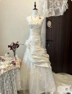 Squisito tubino abiti da sposa applique cubic floreale volant abiti da sposa - Foto 1 di 5