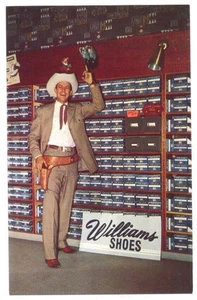 TWIN FALLS ID Pistol Packing Owner of WILLIAMS SHOES Great 1950s Ad Postcard - Picture 1 of 2