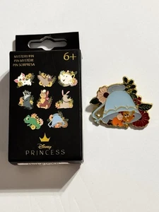 Loungefly Disney - Princess Sidekicks Floral - Jaq Teetasse - Mystery Box Pin - Bild 1 von 4