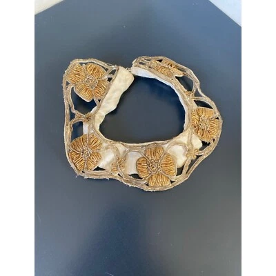 Collar vintage bordado a mano con cuentas Baar E. Beards, Inc. hecho en la India Foto 1 de 4