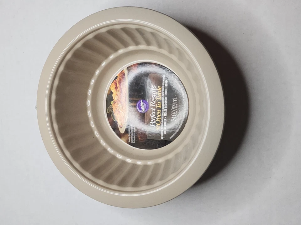 WILTON PERFECT RESULTS OVEN TO TABLE ROUND  BAKER 2.5 QUART NON-STICK - Imagem 1 de 2