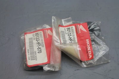 NOS OEM 90-97 HONDA FOURTRAX 200 GUARDABARROS TRASERO GOMA MONTAJE PAR (2) 80133-HF1-670 Foto 1 de 4