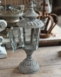LATERNE WINDLICHT AUF FUSS METALL ANTIK STIL GARTENDEKO WOHNDEKO - Bild 1 von 2