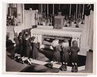 LES ÉCOLIERS PRIENT LA MÈRE AIMÉE CABRINI NEW YORK 1946 Photo Y 329
