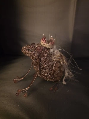Vintage Wire Art Sculpture Of A Princess Frog Toad Ornament - Image 1 of 4