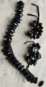 Antigua joyería victoriana de luto, collar de vidrio negro azabache y 2 pulseras - Imagen 1 de 9