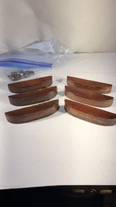 Six beautiful vintage wood furniture pulls brass trim - Picture 1 of 9