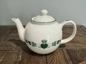 Vintage Irish Teapot Carrigaline Pottery Made In Ireland Claddagh Clover - Picture 1 of 8