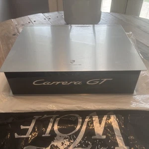 PORSCHE CARRERA GT PRE DELIVERY GIFT PACKAGE (ENGINE/BOOK/TAPE) - RARE USA - Picture 1 of 10