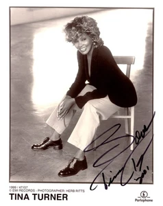 Tina Turner Signed Photo - Picture 1 of 1