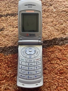 Samsung SPH-A460 - Silver ( Sprint ) Flip Phone w/ 3 Games - - Afbeelding 1 van 10