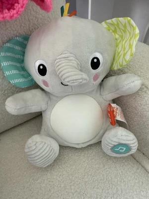 Começos brilhantes abrace um tchau bebê elefante pelúcia musical brinquedo iluminar orelhas enrugadas - Imagem 1 de 2