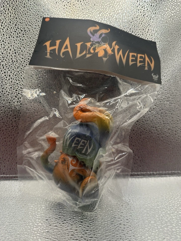 UNBOX INDUSTRIES Calavera por 13Art Skullman Vinilo Sofubi Figura Hornskull Halloween Foto 1 de 2