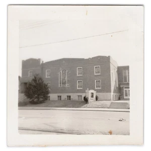 Photograph of Muncie Indiana Church - 1950s Evangelical United Brethren Building - Picture 1 of 2