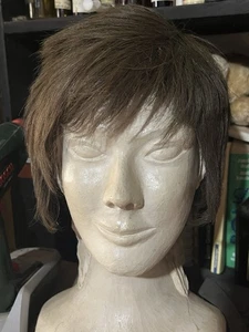 Damenperücke mittelbraun, kurz, mit Perückenkopf - Bild 1 von 3